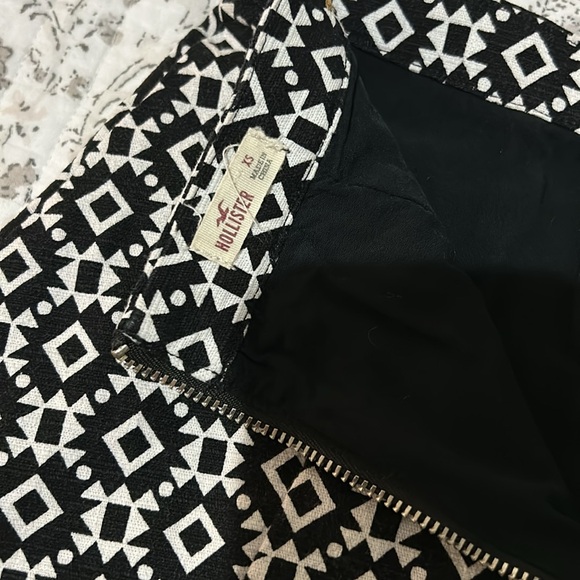 Barely Used, Hollister Skirt (XS)! - Picture 3 of 3
